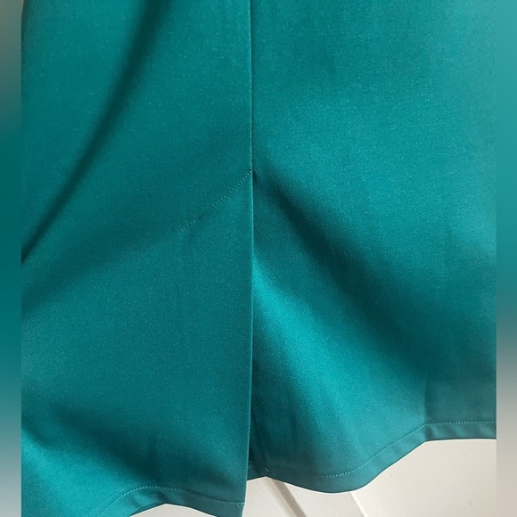 MUXXN Mock Neck Bodycon Dress. Pre-Owned. - Picture 13 of 14